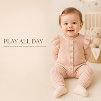 Combinaison bébé tricotée à manches longues, côtelée verticalement, avec volants aux épaules, boutons en bois, couleur beige avoine, nouveau-né, OEM ODM personnalisé