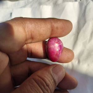 Rubí Estrella Natural Translúcido, Gema Suelta de Color Rojo Púrpura de la India (Rajasthan) para Joyería, Excelente Precio - Product Image 1