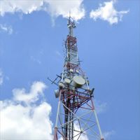 Tour d'antenne de télécommunication 50m à 4 poteaux en treillis autoportant galvanisé pour station de base 4G 5G micro-ondes Vietnam