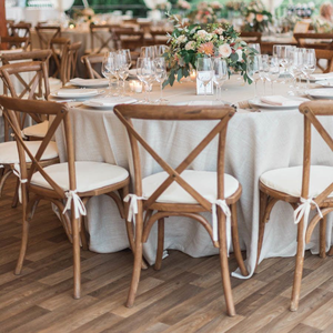 Chaise de banquet empilable en bois à dossier croisé, durable, <span class=keywords><strong>pour</strong></span> restaurant, hôtel, <span class=keywords><strong>mariage</strong></span>, mobilier moderne d'extérieur <span class=keywords><strong>pour</strong></span> <span class=keywords><strong>ferme</strong></span> et maison - Grande Vente - Product Image 1