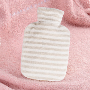 Bouteille d'eau chaude en caoutchouc la moins chère de 500ml mini sac d'eau chaude réutilisable avec couverture en peluche douce - Product Image 5