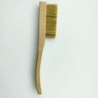 Brosse d'escalade Richu de haute qualité pour l'escalade de bloc manche en bois écologique Service de Logo personnalisé commandes en gros