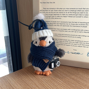 Porte-clés en peluche pingouin mignon de dessin animé, pendentif amusant, cadeau festif, poupées en peluche pingouin avec écharpe et chapeau, cadeau pour enfants, vente en gros - Product Image 3