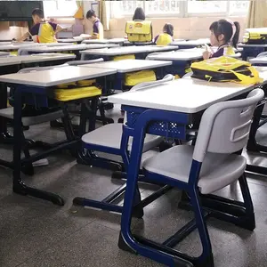 Sınıf sırası okul öğrenci masa ve sandalyeler öğrenciler için
