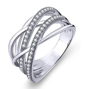 Anello Multistrato alla Moda, Gioiello Minimalista ed Elegante per Donna, Design Moderno per Uso Quotidiano - Product Image 1