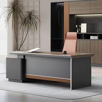 Bureau de direction moderne en forme de L avec structure en alliage d'aluminium, table de bureau en bois pour patron avec armoire latérale à serrure à code pour bureau de direction