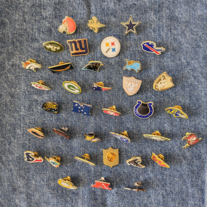 Bestseller: Distintivo Smaltato con Logo Ricamato di Squadre di Football Americano, con Retro Termoadesivo - Product Image 4
