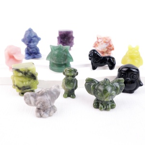 Mini-figurines en cristal naturel en gros, motifs animaux de dessins animés, matériaux variés, mini-sculptures pour la décoration des fêtes - Product Image 1