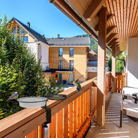 Mangeoires à oiseaux de balcon avec plateau en métal et 2 bols d'eau, pince réglable détachable, bain d'oiseaux, mangeoire pour balcon, porche, balustrade, parfait
