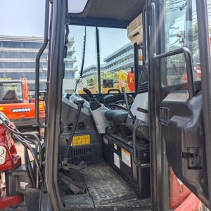 Mini-excavatrice sur chenilles Yanmar 55 d'occasion, modèle 2022, hydraulique, avec moteur et pompe - Product Image 3