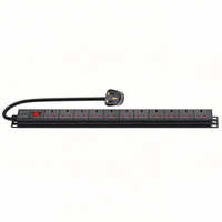 SYNSTRO UK PDU commuté 8 prises 13A 240V avec protection contre les surtensions 1U 19 pouces pour montage en rack en alliage d'aluminium