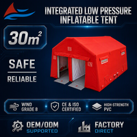 Tente de décontamination gonflable modulaire à double couche à installation rapide, abri imperméable en PVC 30 pour toutes les saisons, conception multi-chambres