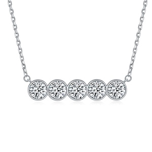 Conjunto de Joyería de Plata de Ley 925 con Zirconia Cúbica de Corte Brillante Redondo en Engaste de Puntas, Diseño Simple y Moderno para Boda o Regalo - Product Image 3