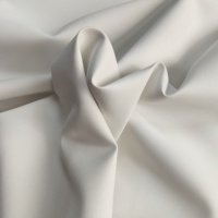 Cuir synthétique ultra-fin en PU napa super doux de 0,4 mm pour la fabrication de houppettes à poudre cosmétique