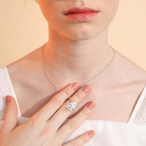 Collana con Ciondolo in Acciaio Inossidabile YYN a Forma di Orso che Abbraccia un Cucciolo, Stile Sportivo con Catena a Serpente, Gioielli Fai-da-Te all'Ingrosso - Product Image 2