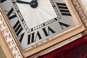 Montre mécanique automatique élégante et tendance, cadran blanc argenté gravé, lunette sertie de diamants, boîtier carré - Product Image 4