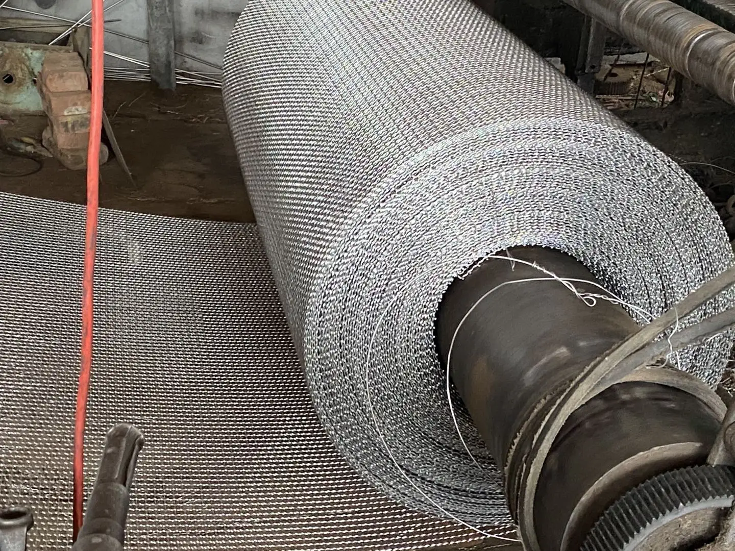 Rede de arame frisada de aço inoxidável 15x15mm para furo quadrado liso