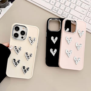 Funda para iPhone 17 con Corazón Electrochapado y Diseño Arrugado, Estilo Lujoso para Apple 16, Compatible con 11, 15 Pro Max, Sensación de Alta Gama - Product Image 3