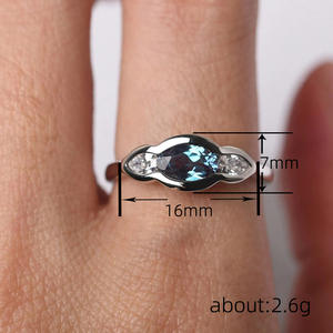 Anello in Argento Q941 con Diamante Taglio Marquise, Colore Bianco Naturale D, Gioiello di Fidanzamento per Donna - Product Image 4