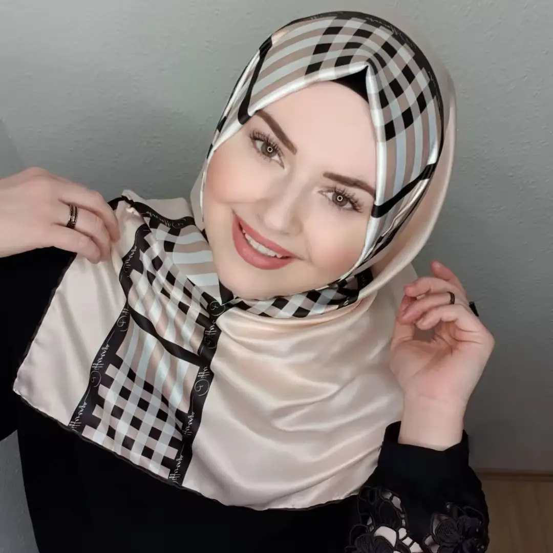 Foulard Hijab islamique en soie imitation Malaisie Hijab musulman en satin pour femme Foulard turban pour femme Abayas