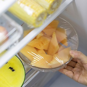 Film alimentaire transparent promotionnel en PVC/PE, résistant à l'humidité, avec coupeur coulissant intégré - Product Image 3
