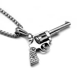 Kalung Stainless Steel pria, liontin Pistol berlapis emas Stainless Steel Hip Hop <span class=keywords><strong>Retro</strong></span> anti karat untuk membuat perhiasan - Product Image 2