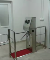 Portique de contrôle d'accès à carte magnétique avec tourniquet et barrière trépied