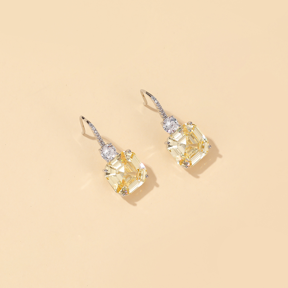 pendientes amarillos