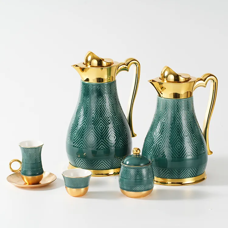 Arapça türk yeni tasarım kraliyet porselen yeşil kahve fincanı flask ve çay takımları arapça altın lüks çay seti ile özel hediye kutusu