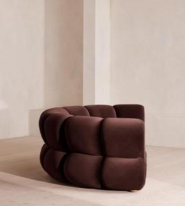 Canapé modulaire incurvé sur mesure, canapé sectionnel de luxe en velours brun chocolat avec accoudoirs en placage de chêne, pour salon - Product Image 3
