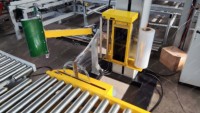 Machine d'emballage automatique pour emballage de palettes rétractables à film étirable à plateau tournant en ligne avec convoyeur à rouleaux