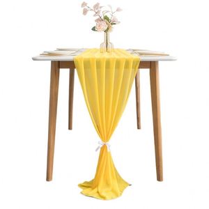 Chemin de table décoratif pour la maison, thème romantique doux, 305 x 72 cm, pour mariage, fête, style européen, rouge, en mousseline de polyester, design épuré - Product Image 1