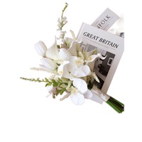 Buket Pengantin Bunga Palsu (Plastik) Kelas Atas dengan Bunga Calla Lilies Tulip Putih Gaya Korea untuk Pemotretan Pernikahan