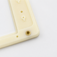 Fabricant de pièces OEM personnalisées en laiton, plaques de couverture de panneau en plastique ABS beige usinées CNC, inserts en laiton