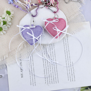 Porte-clés cœur en alliage polyvalent avec nœud papillon en tissu Miu version coréenne originale pour pendentif de sac de voiture - Product Image 2