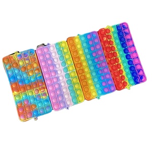 EEX010 En gros, Boîte à crayons anti-stress en silicone à bulles, Trousse de papeterie, Jouets, Pochette à stylos anti-stress Tie Dye, Trousse à crayons anti-stress - Product Image 1