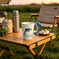 Mug en céramique OEM avec poignée dauphin 3D, logo personnalisé imprimé, tasse à café en porcelaine motif vague marine, vente en gros, vaisselle créative sur le thème de l'océan