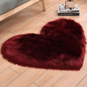 Tapis en fausse fourrure moelleux en forme de cœur, tapis de sol doux et pelucheux, tapis décoratif romantique pour <span class=keywords><strong>coiffeuse</strong></span> et salon - Product Image 3