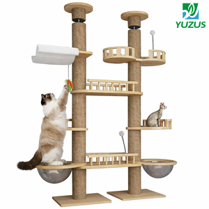 Luxe kattenboom van hout, van vloer tot plafond, met klimplatforms en krabpalen - Product Image 1