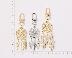 Portachiavi in metallo personalizzato stile <span class=keywords><strong>etnico</strong></span> intrecciato acchiappasogni foglia di piume Charm portachiavi per auto accessori pendenti in metallo - Product Image 2