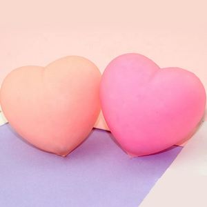 Novedosas Pelotas Antiestrés con Forma de Corazón, Juguetes Sensoriales Blandos para Niñas y Niños de 2 Años en Adelante - Product Image 5