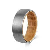 POYA 8 מ"מ תכשיטי Mens טונגסטן Comfort Fit טבעת עם ויסקי חבית מים שרוול עץ אטום