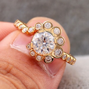 Anillos de Joyería de Moda de Alta Calidad, Anillos Personalizados de Oro Sólido de 18K, Anillo de Boda de Moissanita con Corte Brillante Redondo para Mujer - Product Image 2