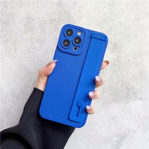 เคสซิลิโคนพร้อมสายคล้องมือสำหรับ iPhone 12 11 13 14 15 16 Pro Max 7 8 Plus X Xs Xr Max พร้อมที่ตั้งโทรศัพท์ - Product Image 5