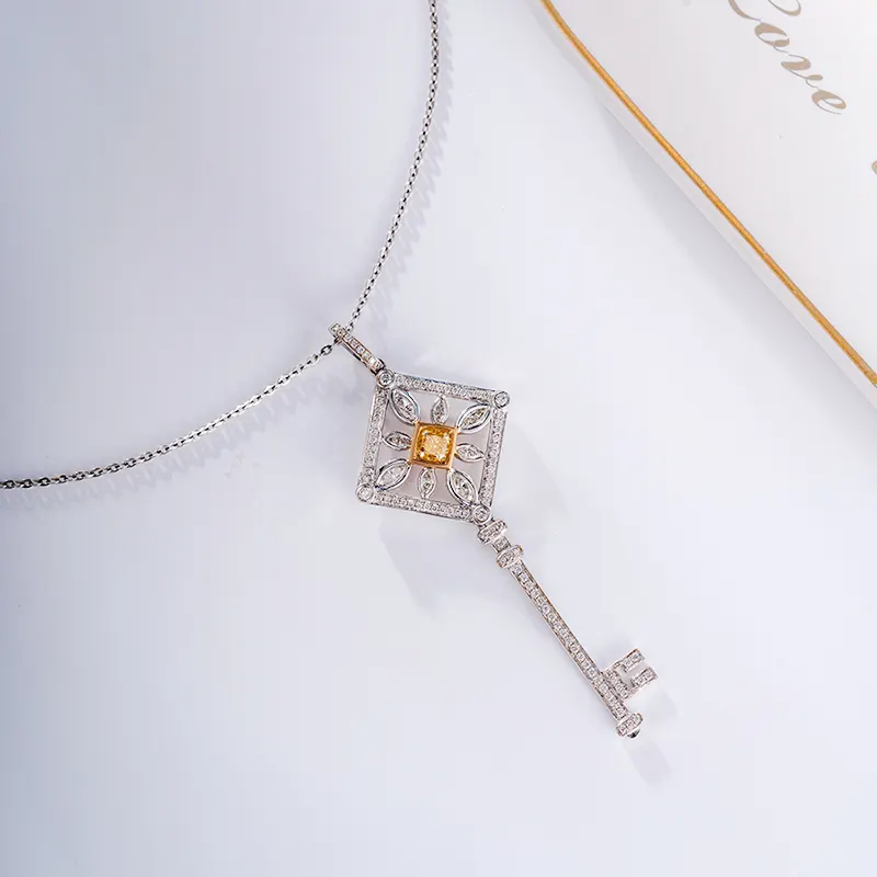 Natural Diamond Jewelry Custom Key Pendant Bezel Setting 18k real Gold Christmas Jewelry for Women