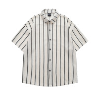 Camisa a rayas de manga corta informal para hombre de verano 2025, diseño de nicho coreano Simple con características huecas, camisetas bonitas de moda