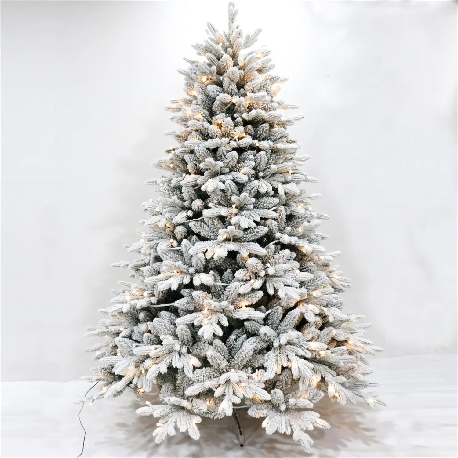 Verde PE + PVC mistura rebanho árvore artificial Árvore de Natal com luzes LED brancas quentes com decorações do Natal do controlador