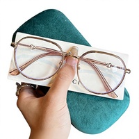 Monture de lunettes ronde en métal décorée de cœurs, légère, pour femmes, anti-lumière bleue, avec possibilité de verres correcteurs