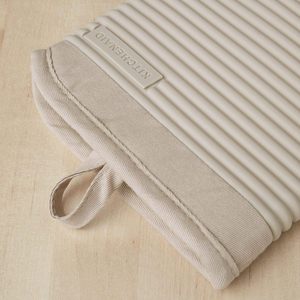 <span class=keywords><strong>KITCHENAID</strong></span> Lot de 2 maniques de four en silicone souple côtelé 7,5"x13" couleur Milkshake Tan lavables Fabriquées en Chine - Product Image 2