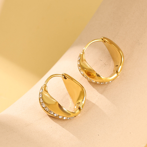 <strong>Wholesale</strong> Jewelry Stainless Steel 18K Gold PVD Chunky Dome Rhinestone Hoop Earrings for Women Non-tarnish <strong>Huggie</strong> Earrings - Product Image 4
